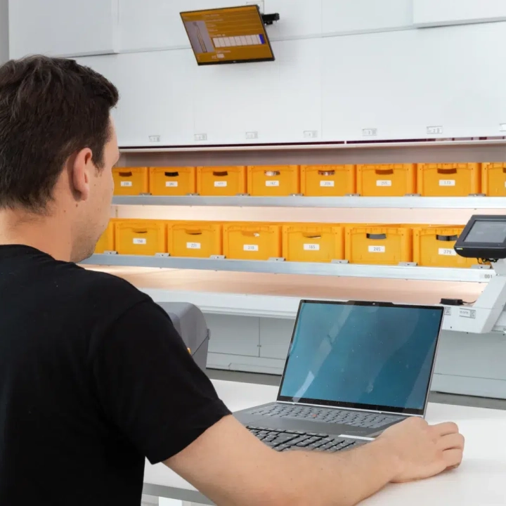 modula-flexibox-warehouse-control-station